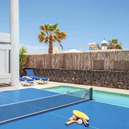Villa Playa Blanca Sleeps 6 Air Con Wifi